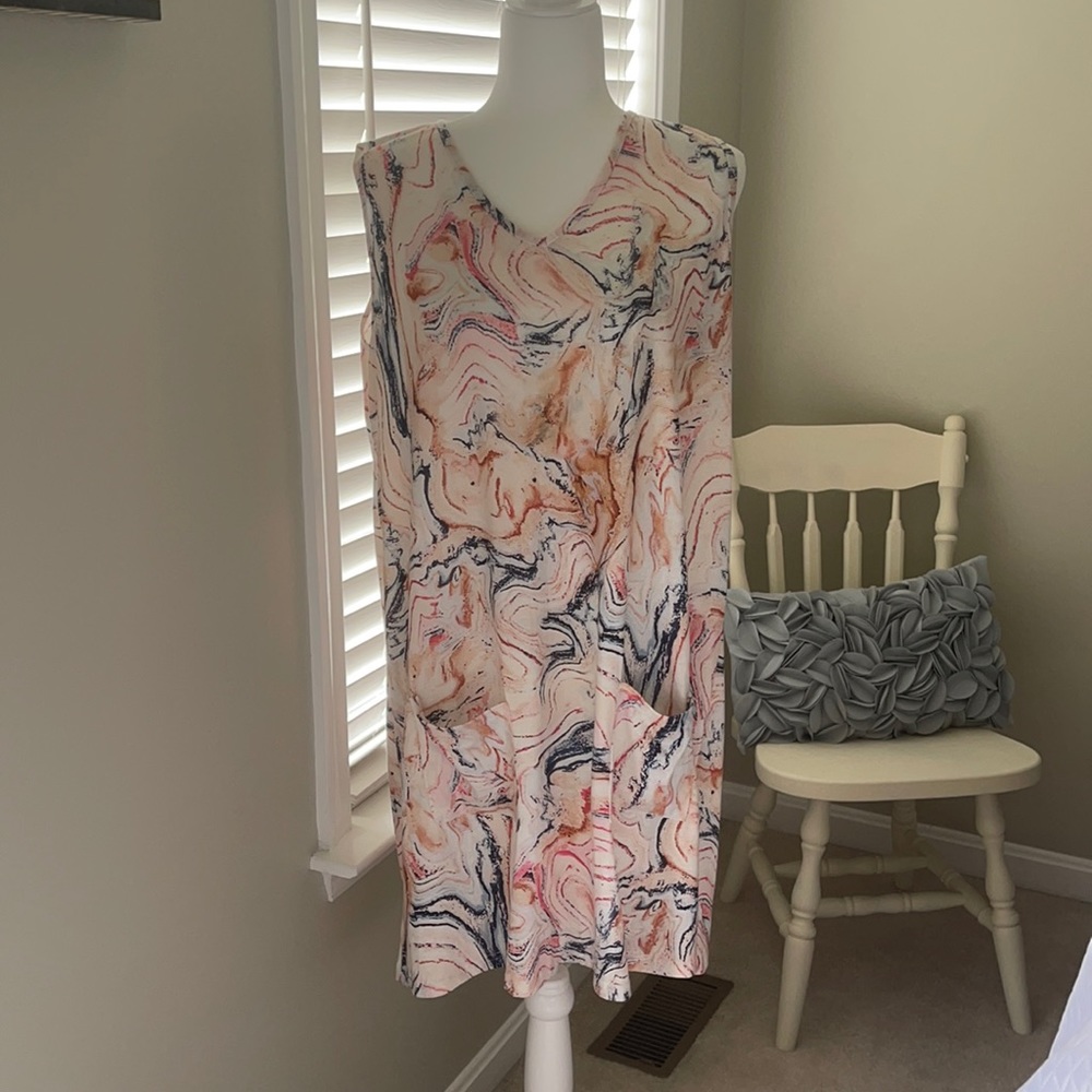 Marble dress with pockets. Size XL